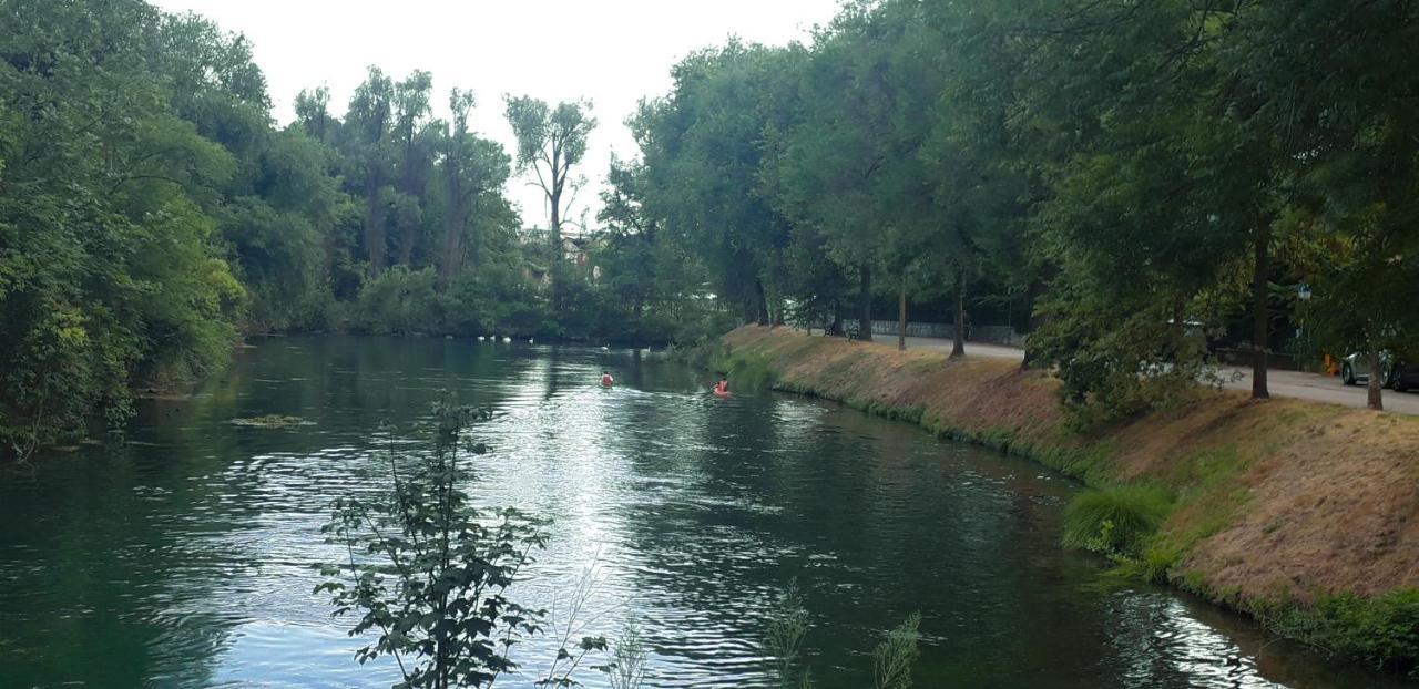 Ampio APPARTAMENTO VICINO AL CENTRO DI TREVISO, PARCHEGGIO GRATUITO Exterior foto